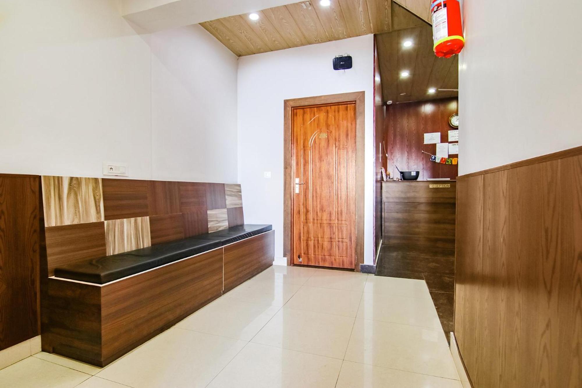 Fabexpress Kalsia Homestay - Nr Radha Krishna Mandir 무소리에 외부 사진