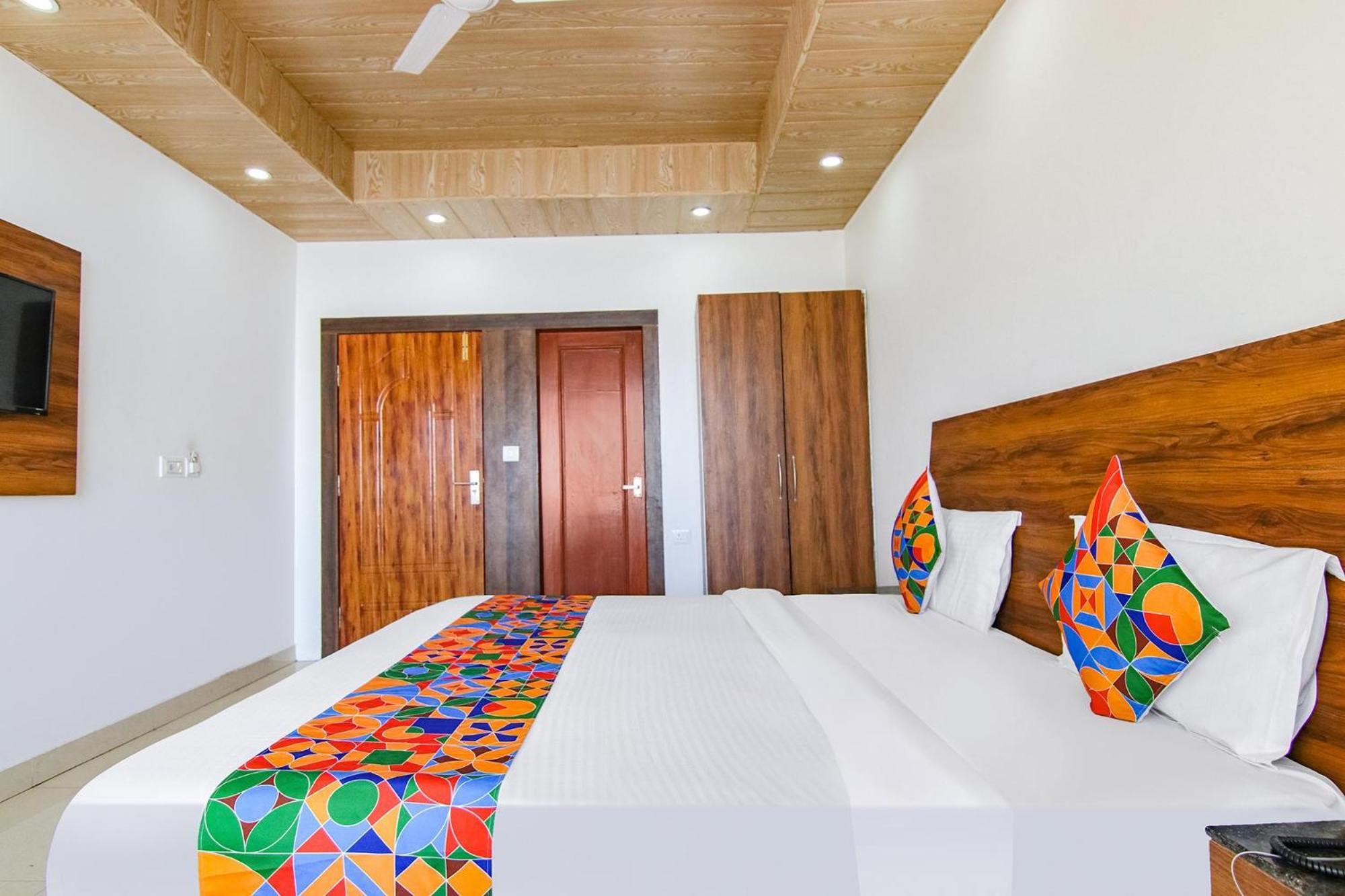 Fabexpress Kalsia Homestay - Nr Radha Krishna Mandir 무소리에 외부 사진