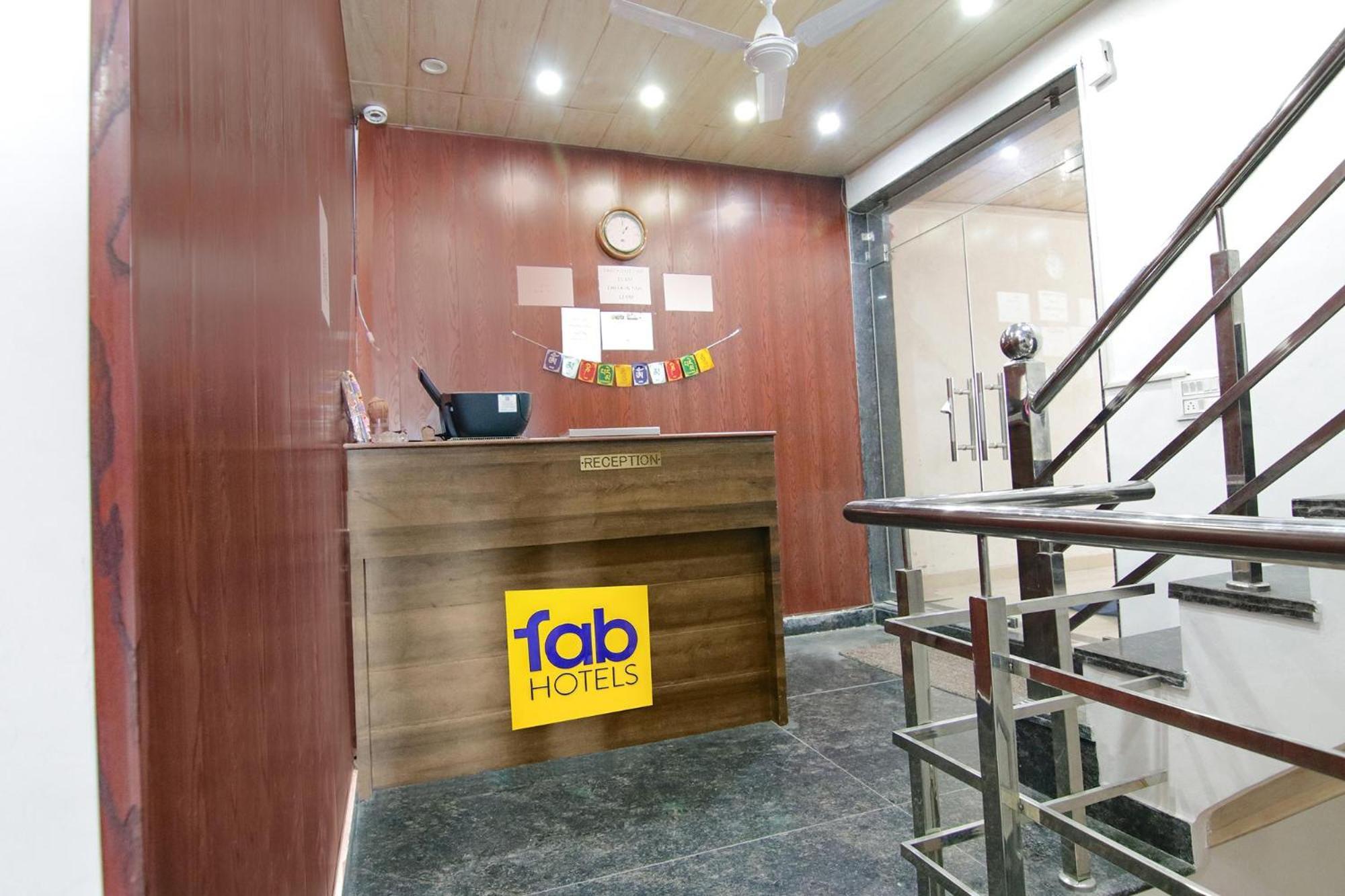 Fabexpress Kalsia Homestay - Nr Radha Krishna Mandir 무소리에 외부 사진