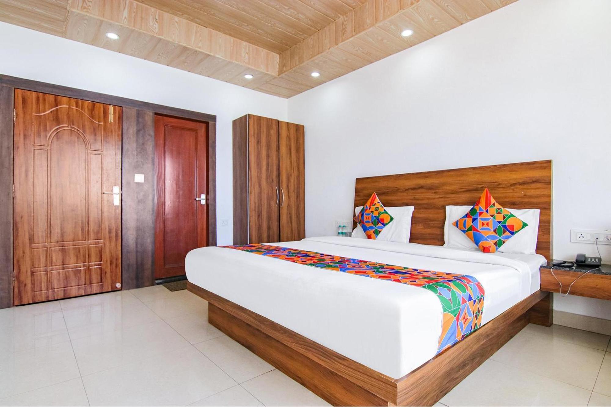 Fabexpress Kalsia Homestay - Nr Radha Krishna Mandir 무소리에 외부 사진